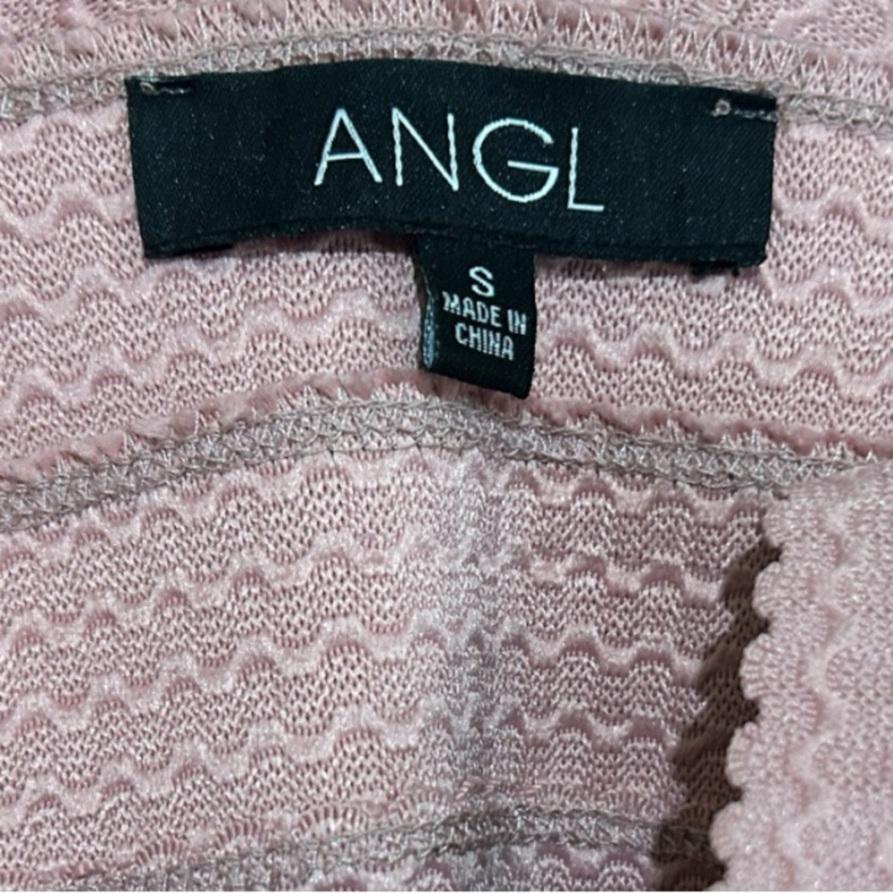 💐ANGL Ribbed Textured Crop Top Size Small - Picture 3 of 3